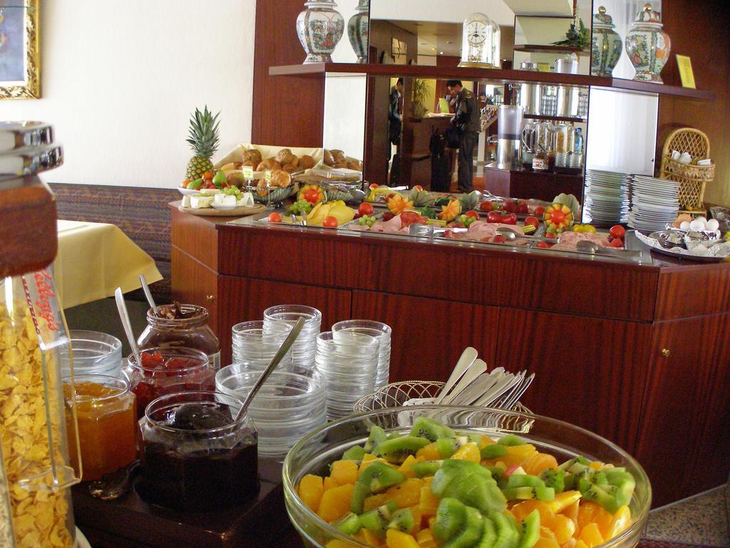 Hotel Astoria Frankfurt nad Menem Zewnętrze zdjęcie