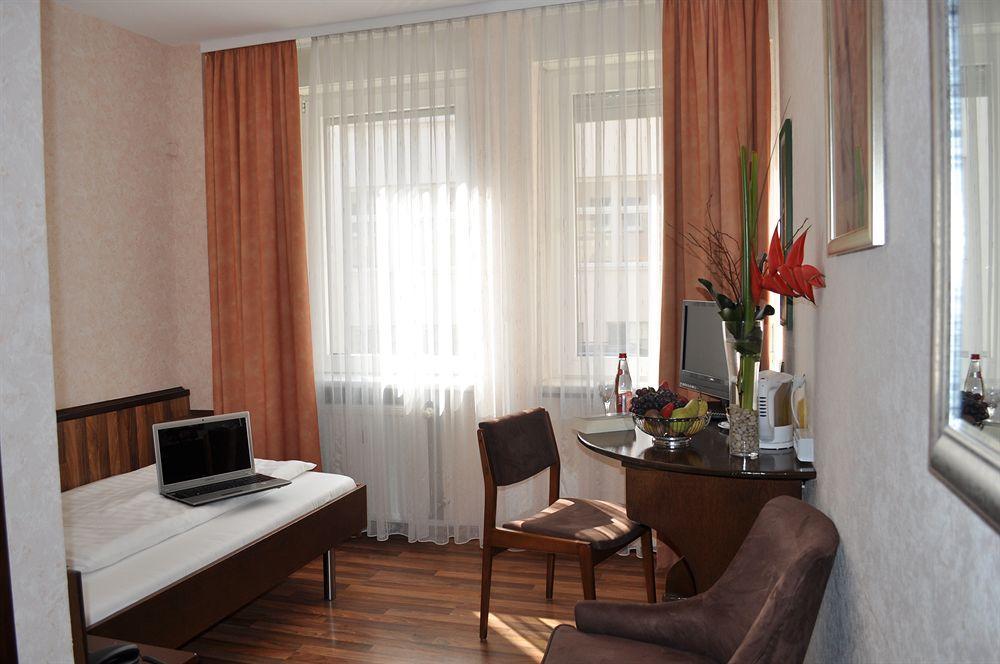 Hotel Astoria Frankfurt nad Menem Zewnętrze zdjęcie