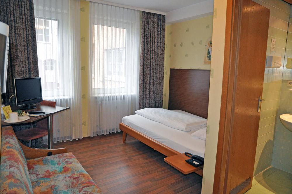 Hotel Astoria Frankfurt nad Menem Zewnętrze zdjęcie