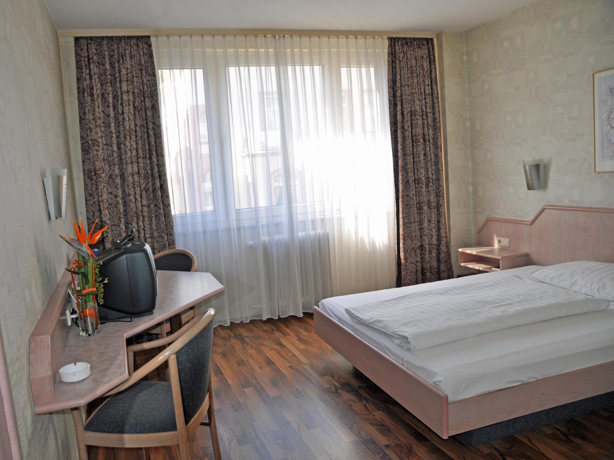 Hotel Astoria Frankfurt nad Menem Zewnętrze zdjęcie
