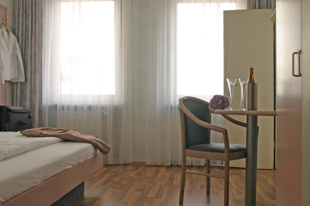 Hotel Astoria Frankfurt nad Menem Pokój zdjęcie